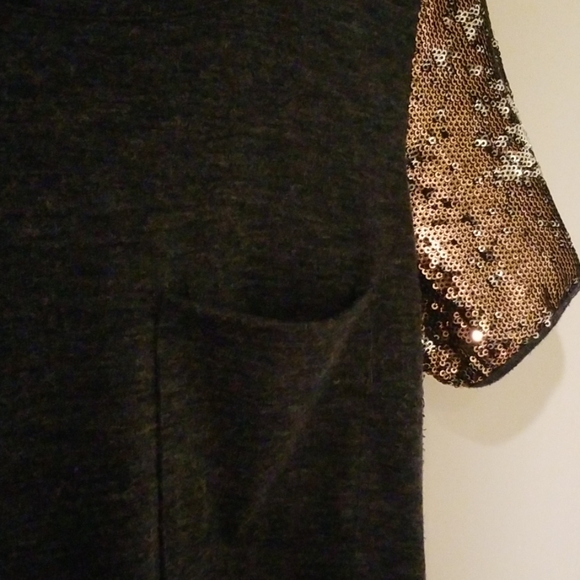 Gold Sequined Blue Pocket Tee - Picture 2 of 3